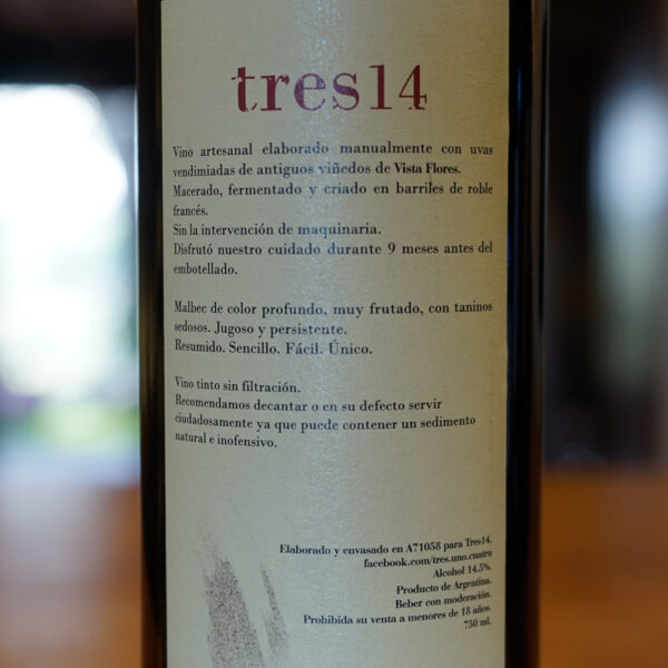 Botella de vino tinto en la tienda online de La Pebeta